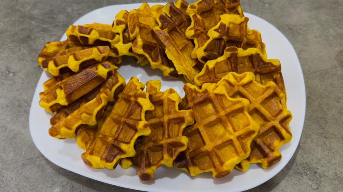 Вафли из тыквы в вафельнице / Тыквенные вафли в электровафельнице - вкусные вафли из тыквы смотреть онлайн