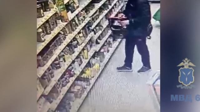 В Саратове задержан подозреваемый в серии магазинных краж смотреть онлайн