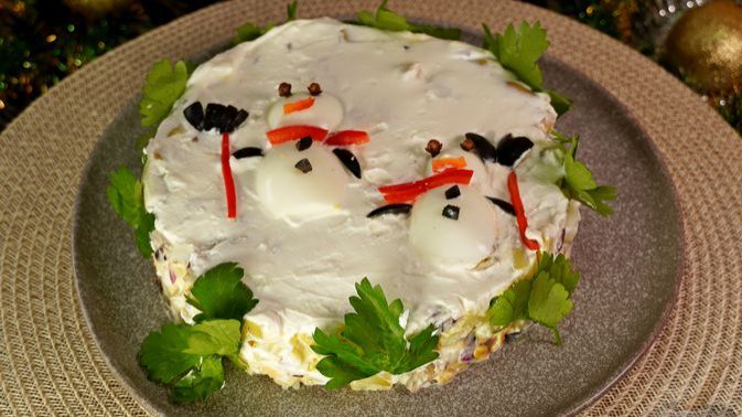 Новинка праздничного меню. САЛАТ С КАРТОШКОЙ, ГРИБАМИ И ЯЙЦАМИ смотреть онлайн