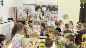 Занятие по рисованию в средней группе