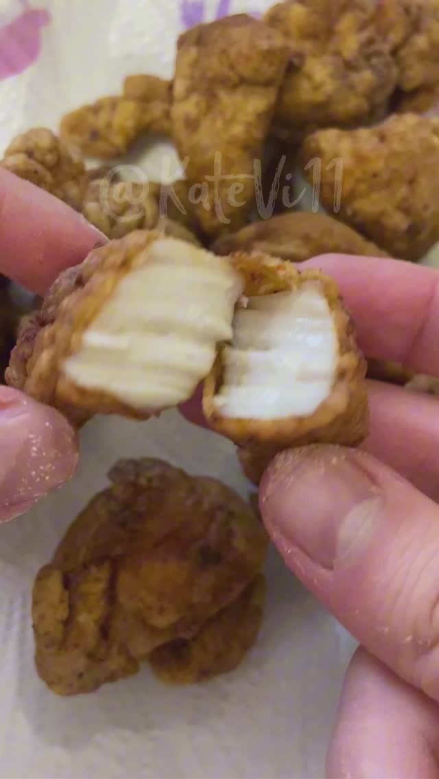 Куриный попкорн в хрустящей панировке! Сочные кусочки, которые тают во рту ваш новый любимый рецепт. смотреть онлайн