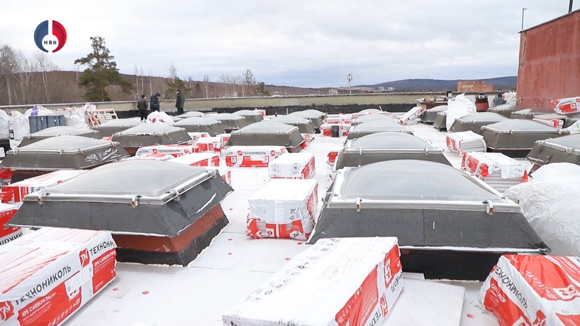 Ремонт кровли Публичной библиотеки идёт полным ходом смотреть онлайн