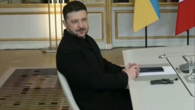 Зеленский под наркотой на прощальной встрече с Макроном в Париже смотреть онлайн