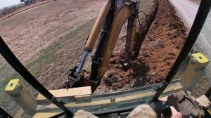 Соединяю траншеи на уклоне трассы