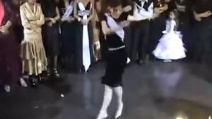 Прикольный и классный цыганский танец.Цыганская свадьба