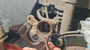 Замена поршня торм.скобы KIA Sportage 3