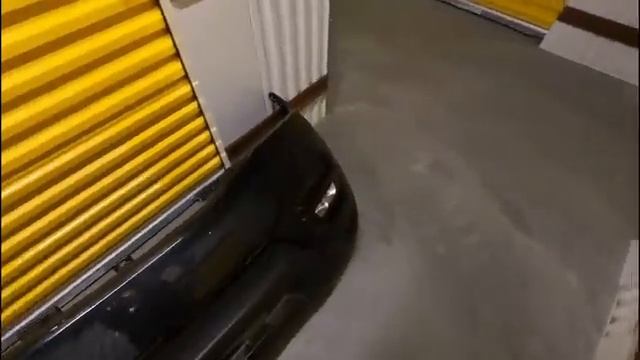 Аукцион контейнеров Собери себе Range Rover ( Max Black)