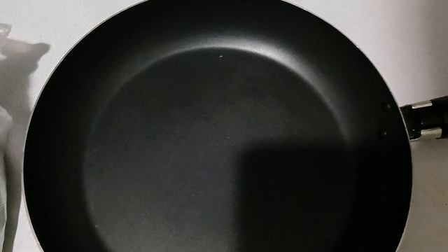 Как очистить сковороду от застарелого жира в домашних условиях