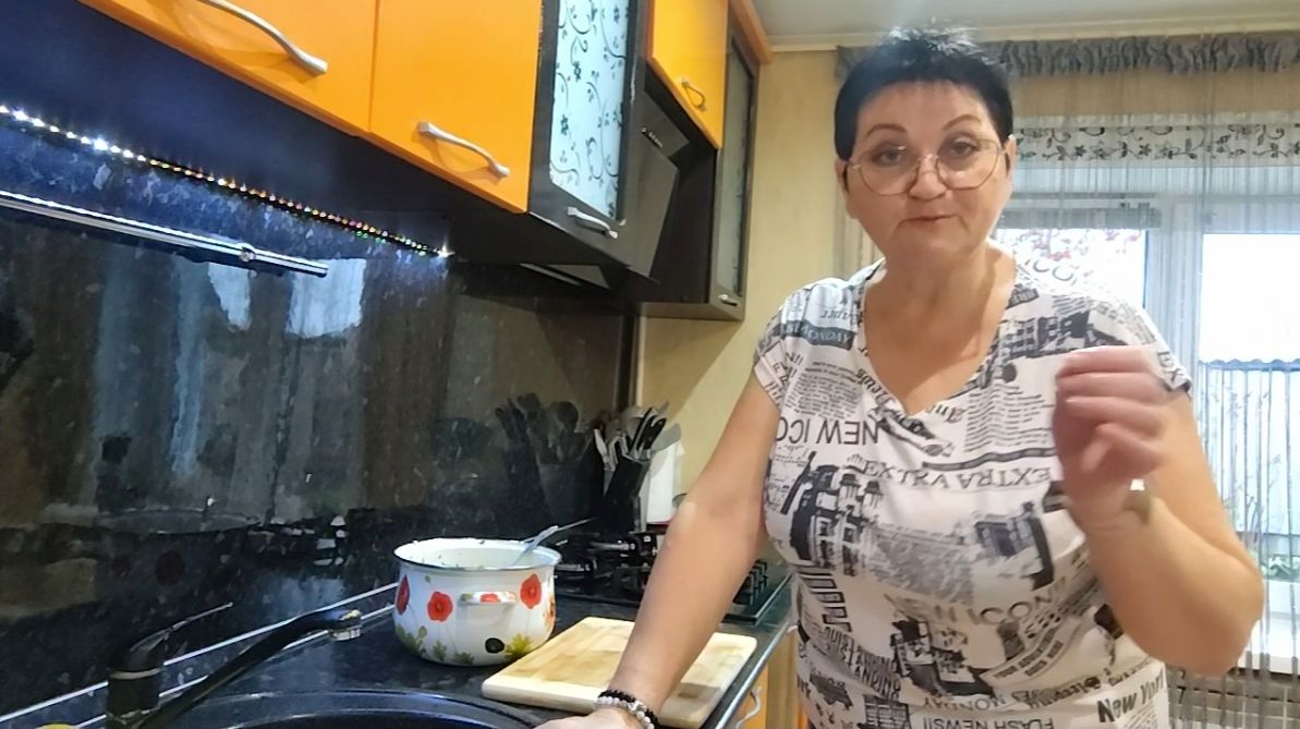 НУ, ЗАХОТЕЛИ МЫ ОКРОШКУ/МАЛЕНЬКАЯ ИСТОРИЯ О МОЕЙ РАБОТЕ, НА ПРЕСЕРВАХ смотреть онлайн