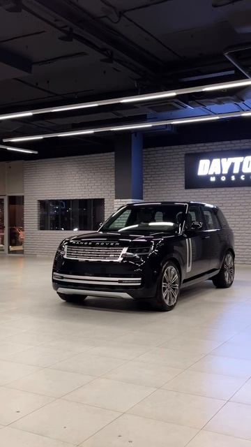 Ну что скажете — он привлек Ваше внимание?  #автомосква #DaytonaMoscow #RangeRover