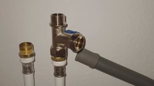 Сантехника. Подключение смесителя, мойки и посудомойки после сборки новой кухни. Понадобился магазин