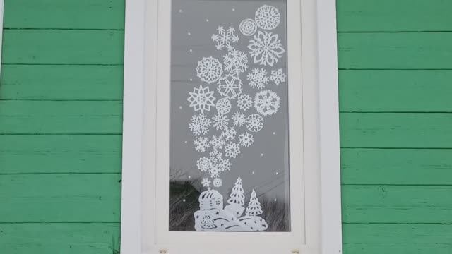 Как украсить окна к новому 2026 году