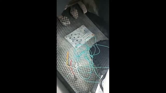 Установка Сабвуфера DL Audio Barracuda 12A Flat в Polo V