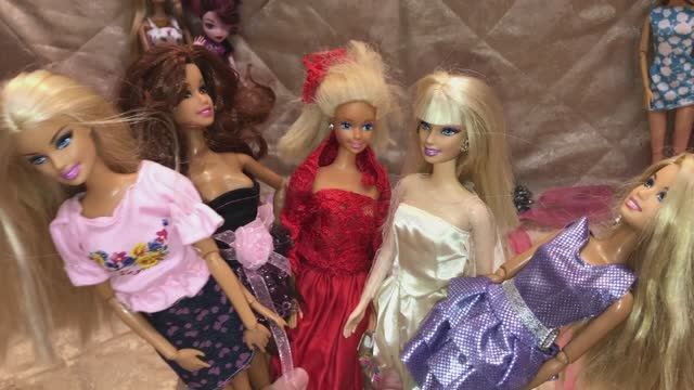 Модный показ кукол барби на подиуме смотреть онлайн
