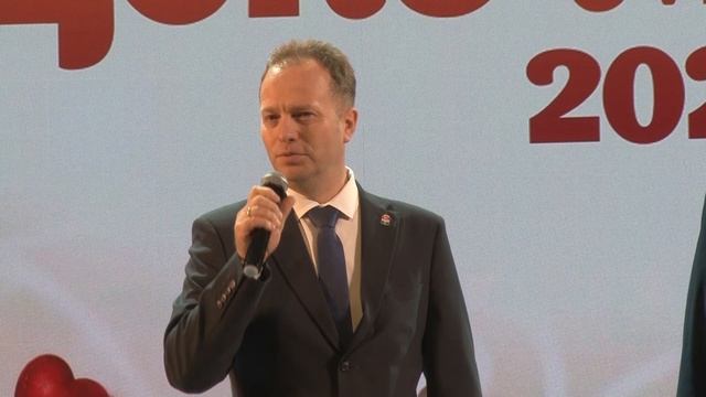 Мам Каменска-Уральского поздравили с праздником. Панорама 02.12.25 смотреть онлайн