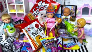 КУЧА СЛАДОСТЕЙ🍬 ВМЕСТО КОСМЕТИКИ💄?! ДЕНЬ РОЖДЕНИЯ🎁 Веселая семейка куклы Барби видео ДаринелкаТВ