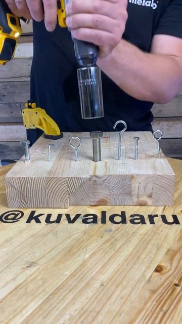 Универсальный ключ под все виды крепежа в действии 😎👍 смотреть онлайн