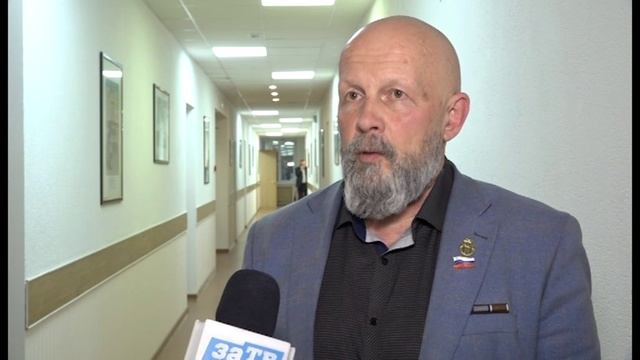 Глава Заречного обсудил с депутатами работу управляющих компаний смотреть онлайн