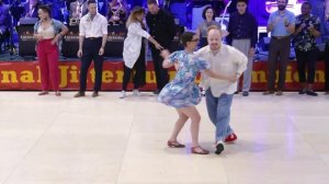 СВЕТЯТСЯ МОИ КАБЛУЧКИ. АФИГЕННАЯ ПЕСНЯ