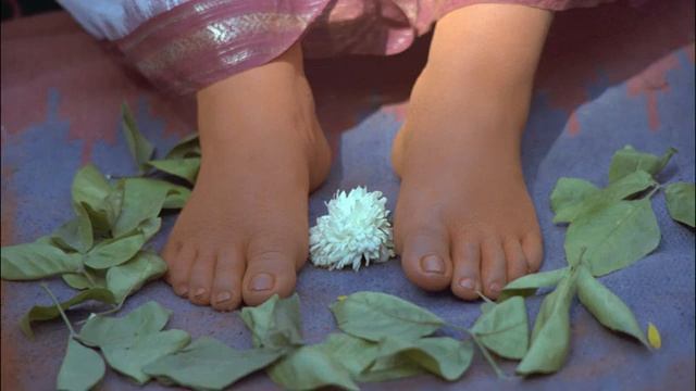 108 имён Шри Шивы, бхаджан Шри Шиве в исполнении Мадху Доши 108 Names of Shri Shiva by Madhu Doshi смотреть онлайн