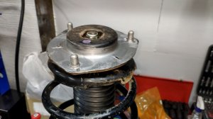 Замена передних амортизаторов Toyota Camry 50