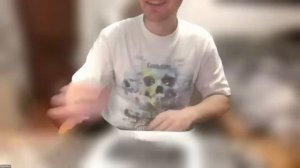 Почему предмет не падает