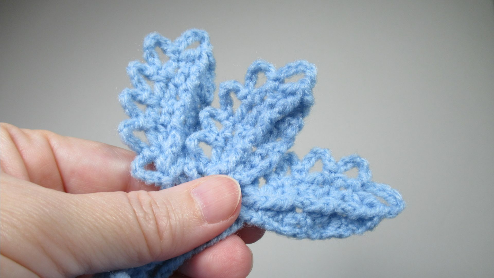 Как связать листочек с полоской посередине смотреть онлайн