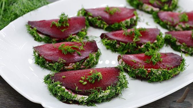 ЗАКУСКА ИЗ СВЁКЛЫ С СЫРНО-ОРЕХОВОЙ НАЧИНКОЙ смотреть онлайн