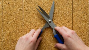 Правильно подрезаем и укладываем линолеум. смотреть онлайн