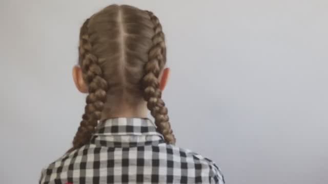 Косы навыворот - прическа на длинные волосы