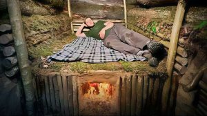 Строю убежище в лесу среди поваленных деревьев. Бушкрафт