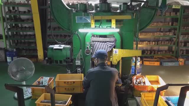 Потрясающая технология и массовый производственный процесс. Превосходный производственный процесс - смотреть онлайн