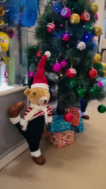 Праздник к нам приходит)