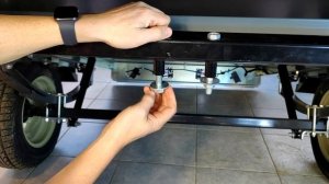 Установка на прицеп кронштейна запасного колеса под раму