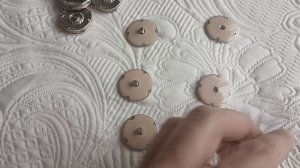 Кнопка пришивная бежевая 22027/36