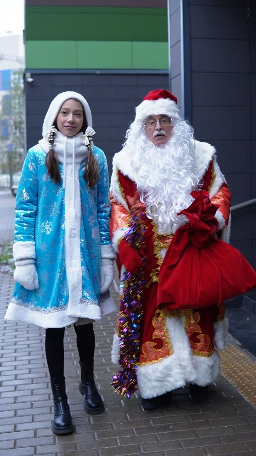 2 серия Новогодняя история. ❄️подпишись на мой ТГ: НАМБЕР УАН - ВИКА ЧЖАН смотреть онлайн