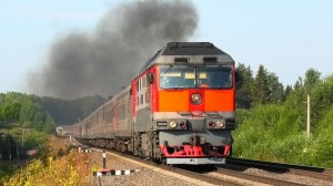 ТЭП70-0444 со скорым поездом Санкт-Петербург — Лабытнанги и приветливой бригадой
