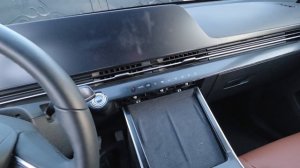 Беспроводная зарядка с обдувом omoda c5 2023 год