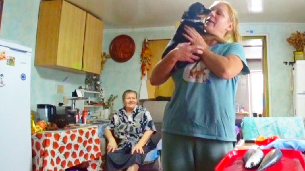 Домик где Болото, Была в четырёх роддомах,Что купила в деревенской Магазине смотреть онлайн