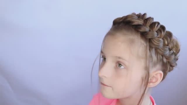 Прическа на длинные волосы - корзинка