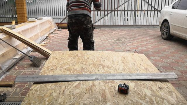 Пилю осб для потолка в гараж