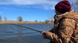 НА РЫБАЛКУ С ЖЕНОЙ. ПЕРВАЯ РЫБАЛКА НА САЗАНА. Весенняя рыбалка 2025