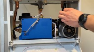 Ошибка Е0 на настенном газовом двухконтурном котле Сармат: причины неисправности и методы устранения