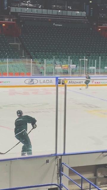 Никаких изменений в составе «Ак Барса» по сравнению с предыдущим матчем на утренней раскатке нет смотреть онлайн