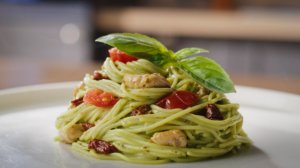 Barilla Капеллини с песто и курицей