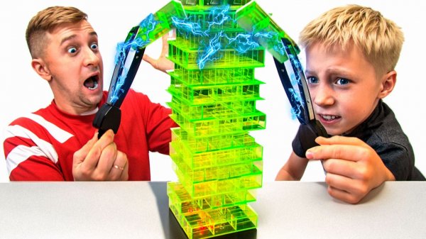 ААаааа! ДЖЕНГА под ТОКОМ — Экстремальная ДЖЕНГА с ЭЛЕКТРОШОКОМ⚡