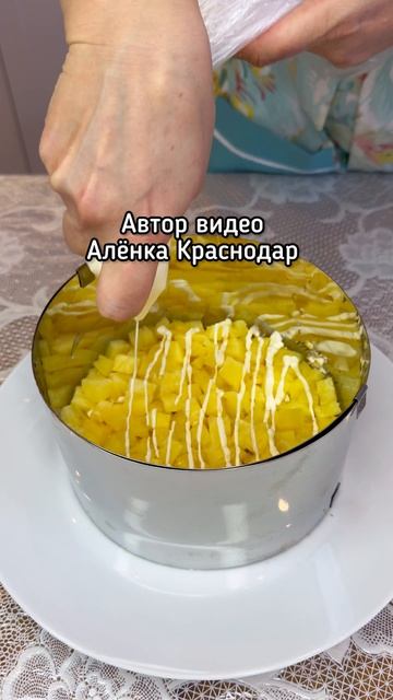 Рецепт очень вкусного и сочным салата с курицей и ананасами. смотреть онлайн