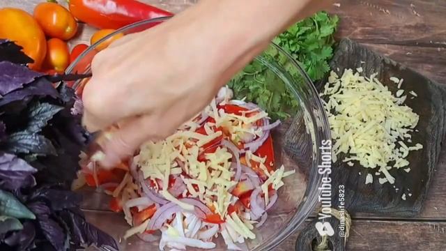 А я нашла рецепт вкусного салатика с кальмарами и крабовыми палочками))) Ловите рецепт!🤗🤗🤗 смотреть онлайн