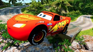 Мультики про машинки: падения с обрыва. МОЛНИЯ МАКВИН