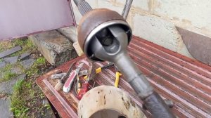 Замена пыльника правого привода Рено симбол 2002 г.в. на неопреновый пыльник.